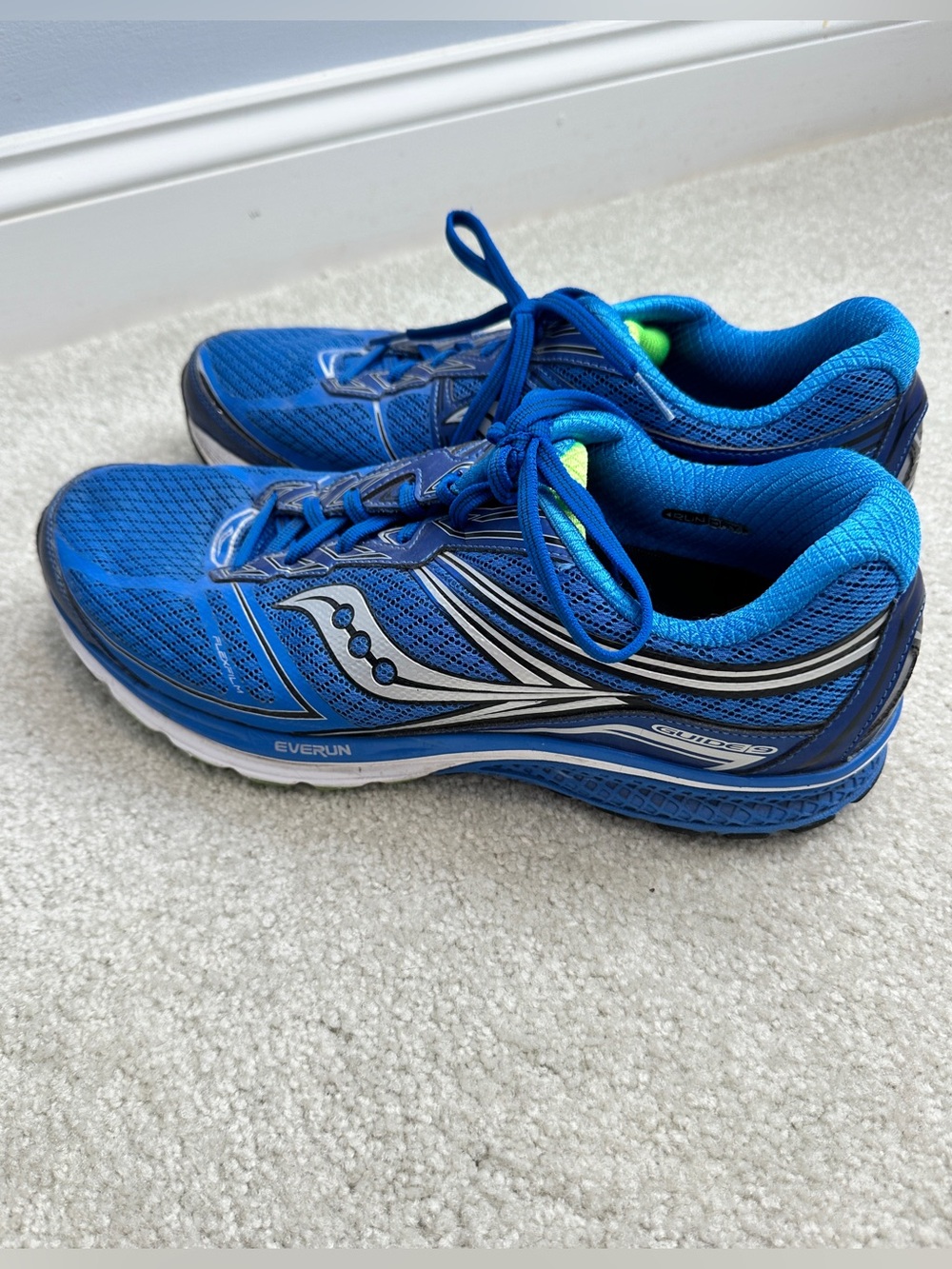 Saucony Men's Blue Running Sneakers with Silver Accents